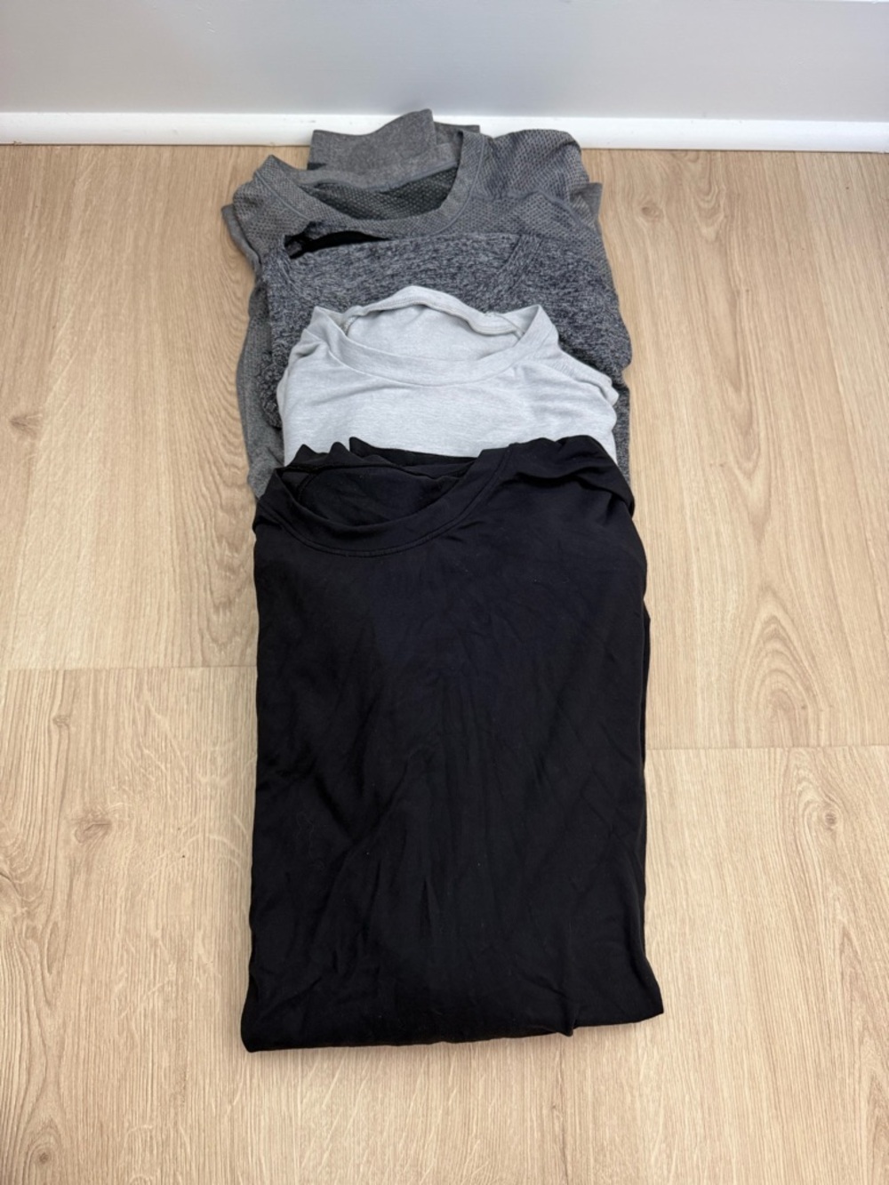 Lululemon lot of long sleeved shirts L/XL